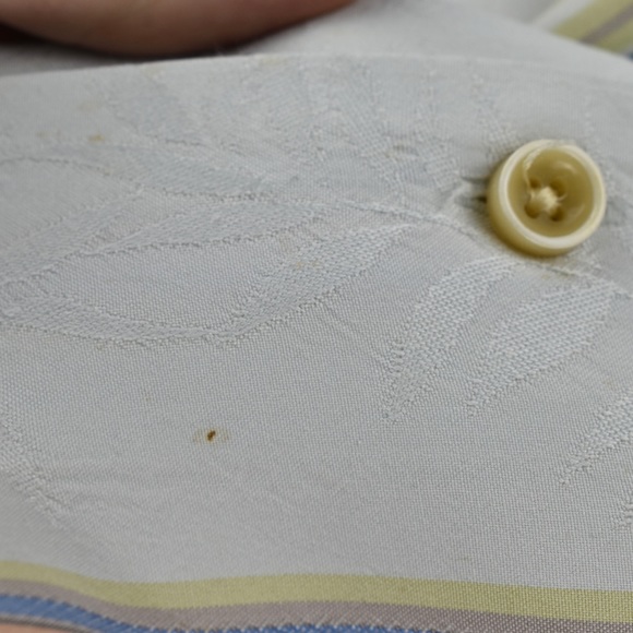 Luxurious Tommy Bahama Silk Casual Dress Shirt - Picture 8 of 12